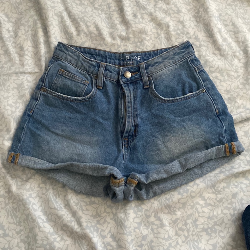 empyre shorts bought from zumiez